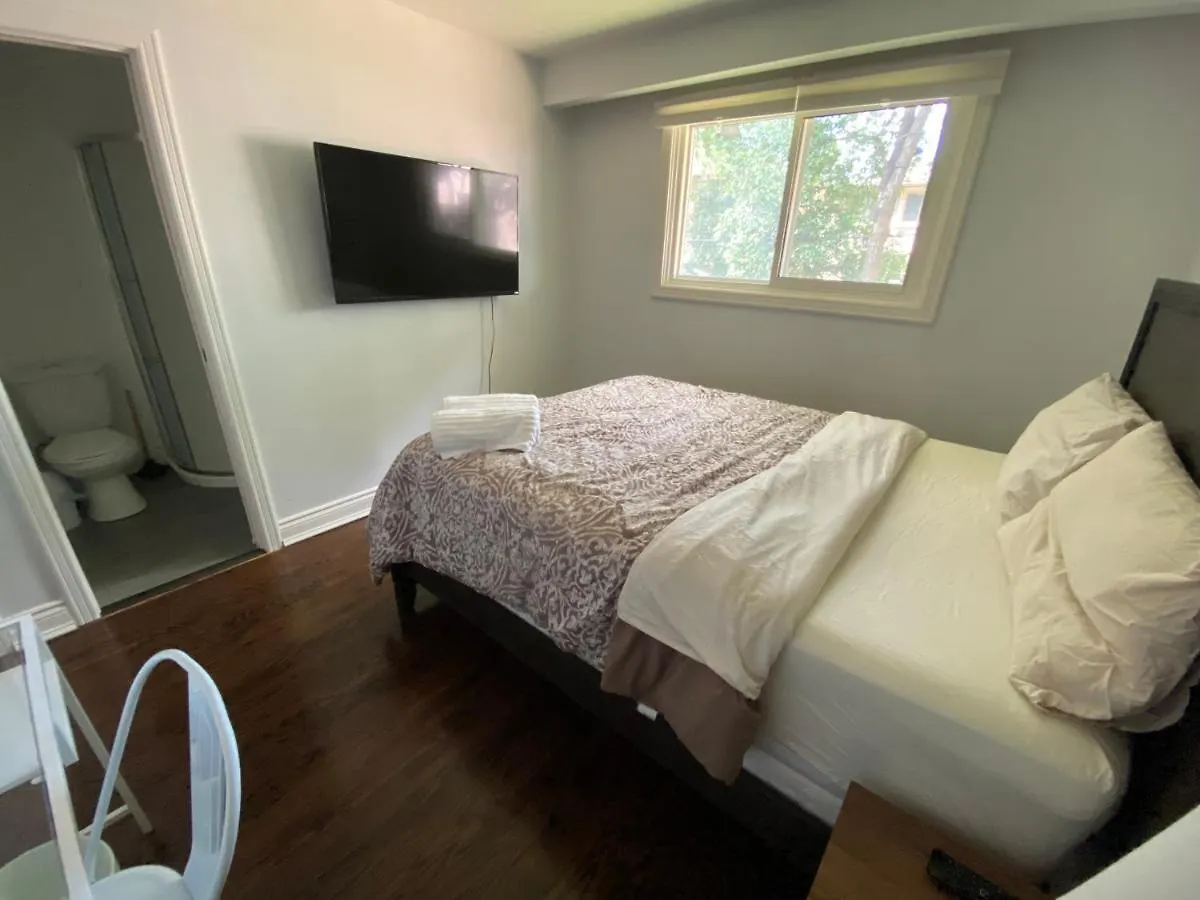 ホームステイ Yonge And Finch Subway !P Cozy & Quiet Private Bdr With Private Bathroom トロント