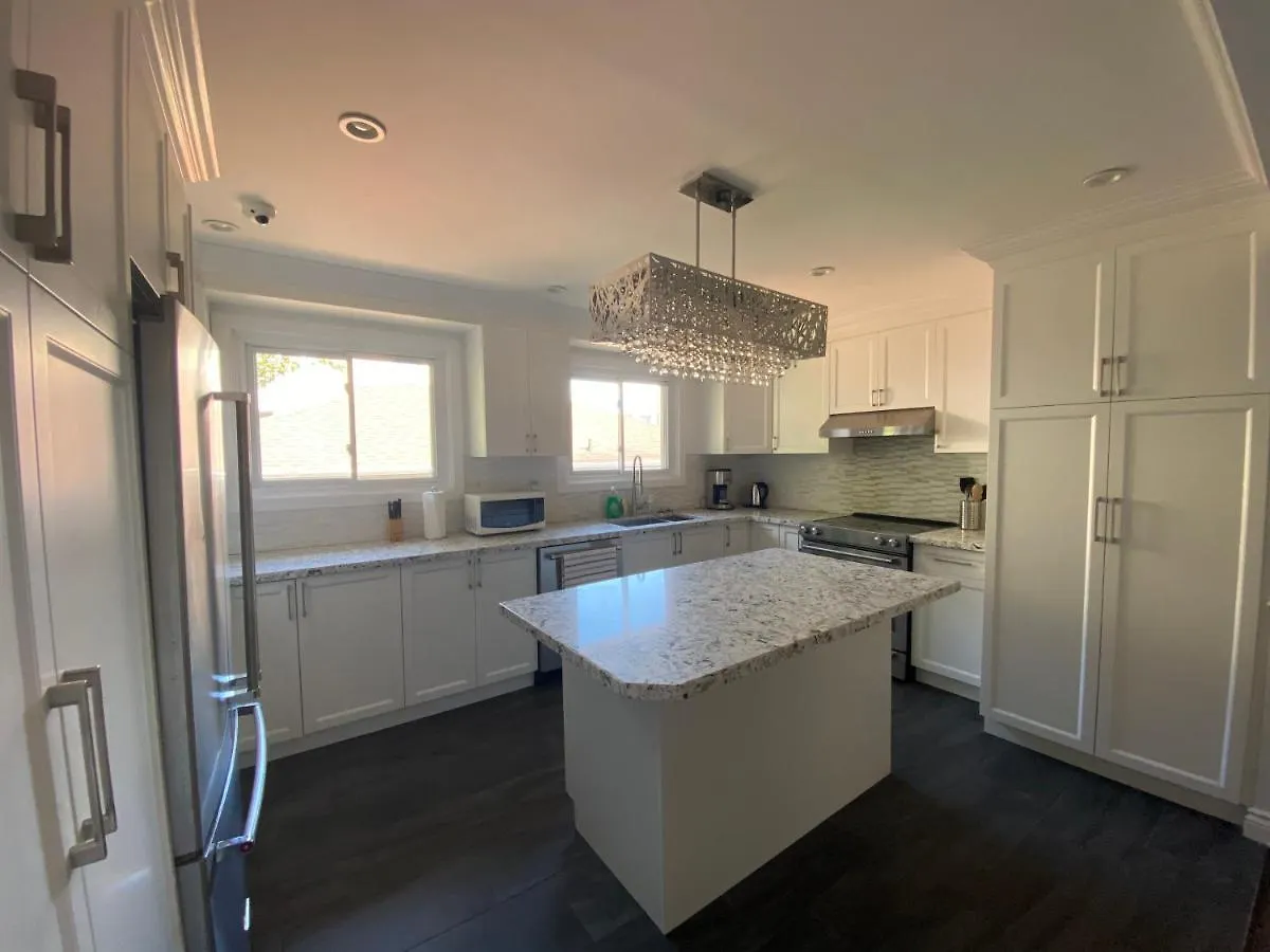 Yonge And Finch Subway !P Cozy & Quiet Private Bdr With Private Bathroom Toronto Homestay